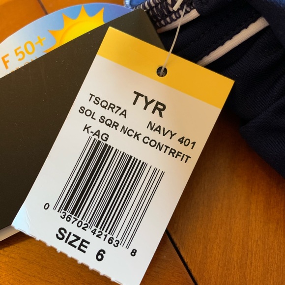 Brand new women’s TYR Swimsuit! - Picture 4 of 4